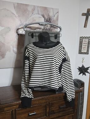 Rae Mode Striped Black & White Open Back Women's Long Sleeve Top S